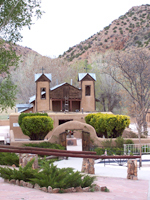 Chimayo Santuario.
 
Click to enter image viewer

Use the Save buttons below to save any of the available image sizes to your computer.
